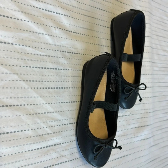 H&M - NWOT - Black Ballet Flats. Size 8.5 - Picture 4 of 7